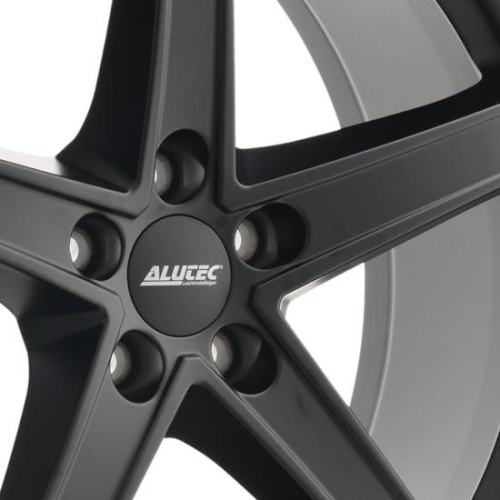 Легкосплавные диски Alutec Raptr 7.5x17 5*112 ET45 Dia70.1 Black Matt